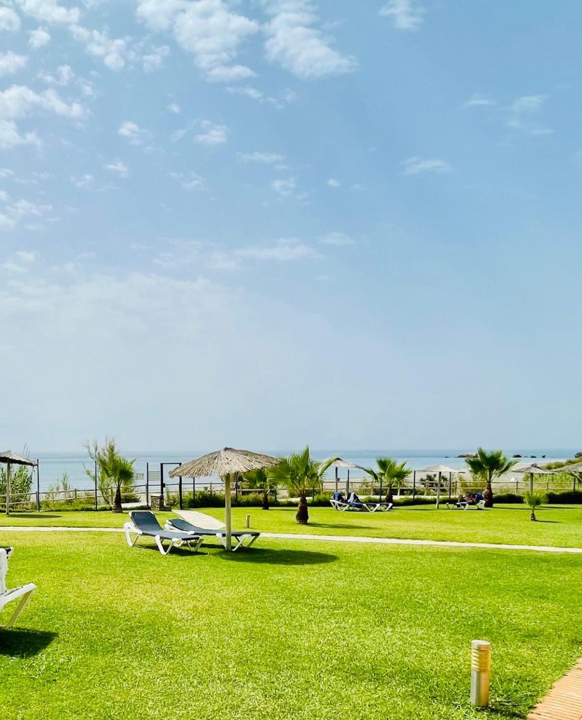 Appartement Sea Breeze Retreat - Golf Getaway à Bahia de Casares Extérieur photo